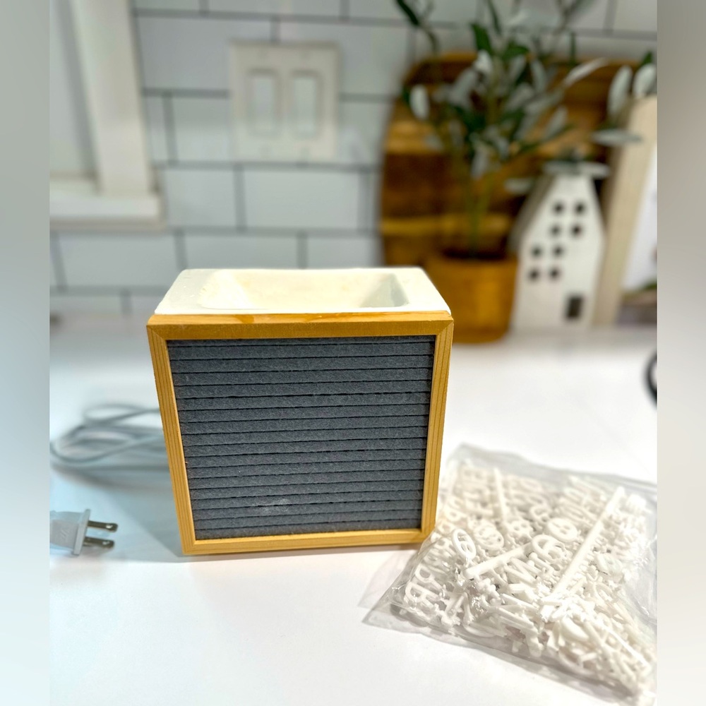 Scentsy Letter board Warmer